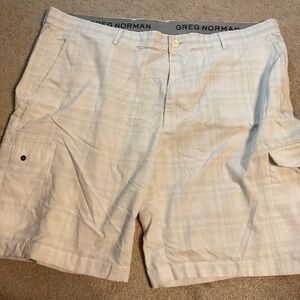 Greg Norman Men's Light Plaid Cargo Shorts